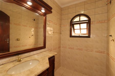 Casa para alugar com 185m², 3 quartos e 2 vagasBanheiro Social