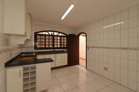 Casa para alugar com 185m², 3 quartos e 2 vagasCozinha