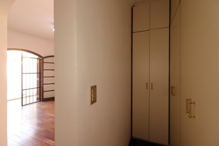 Casa para alugar com 185m², 3 quartos e 2 vagasSuíte - Closet