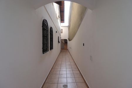 Casa para alugar com 185m², 3 quartos e 2 vagasCorredor externo