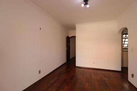 Casa para alugar com 185m², 3 quartos e 2 vagasSuíte