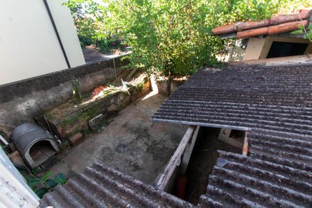 Casa à venda com 182m², 3 quartos e 5 vagasÁREA EXTERNA FUNDOS