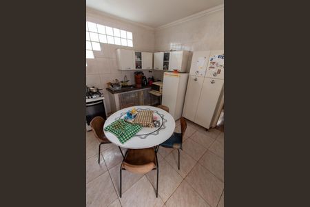 Casa à venda com 182m², 3 quartos e 5 vagasCOZINHA