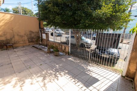 Casa à venda com 182m², 3 quartos e 5 vagasÁREA EXTERNA FRENTE
