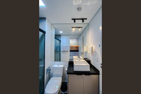 Banheiro de kitnet/studio para alugar com 1 quarto, 26m² em Vila Regente Feijó, São Paulo