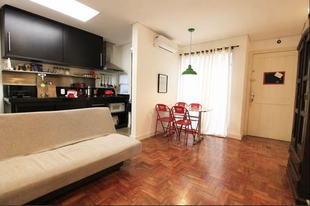 Sala de apartamento à venda com 1 quarto, 43m² em Auxiliadora, Porto Alegre