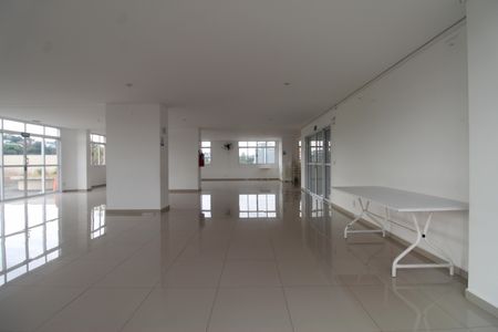 Apartamento para alugar com 65m², 2 quartos e 2 vagasÁrea comum - Salão de festas