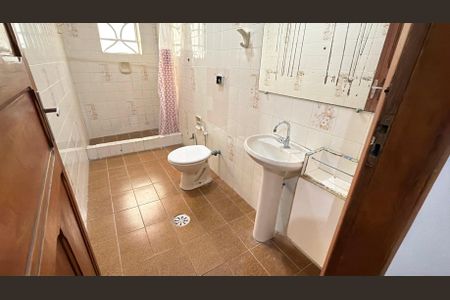 Casa para alugar com 100m², 3 quartos e sem vagaBanheiro