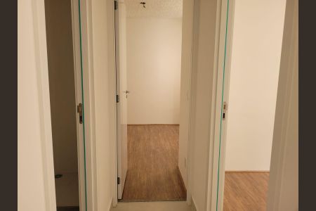 Corredor de apartamento para alugar com 2 quartos, 48m² em Vila Ema, São Paulo