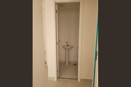 Banheiro de apartamento para alugar com 2 quartos, 48m² em Vila Ema, São Paulo