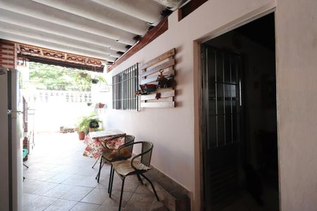 Quintal de casa à venda com 4 quartos, 157m² em Vila Nova Manchester, São Paulo