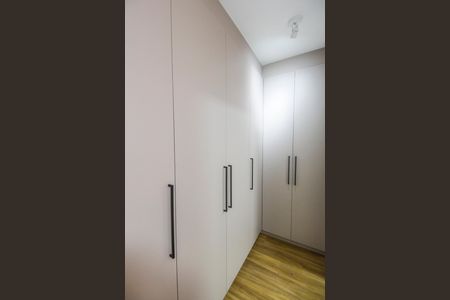 Apartamento para alugar com 53m², 1 quarto e 1 vaga Apartamento para alugar com 53m², 1 quarto e 1 vagaCloset da suíte