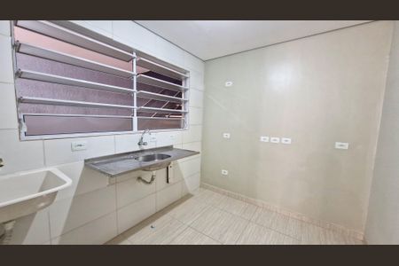 Cozinha de casa para alugar com 1 quarto, 30m² em Cidade Dutra, São Paulo