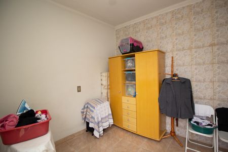 Casa à venda com 150m², 3 quartos e 6 vagasEdícula - Sala