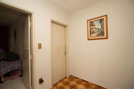 Casa à venda com 150m², 3 quartos e 6 vagasCorredor