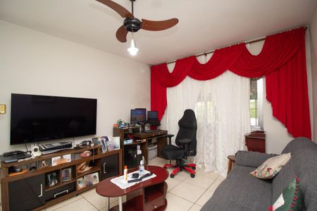 Sala de casa à venda com 3 quartos, 150m² em Jardim Marisa, São Paulo