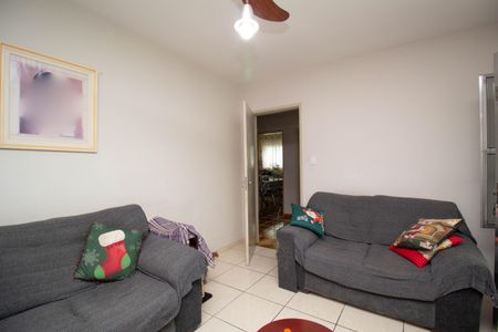 Casa à venda com 150m², 3 quartos e 6 vagasSala