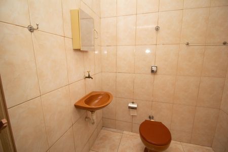 Casa à venda com 150m², 3 quartos e 6 vagasEdícula - Banheiro