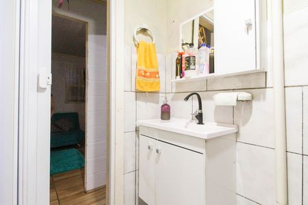 Casa à venda com 100m², 2 quartos e 1 vaga Casa à venda com 100m², 2 quartos e 1 vagaBanheiro