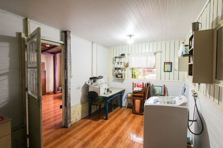 Casa à venda com 100m², 2 quartos e 1 vaga Casa à venda com 100m², 2 quartos e 1 vagaÁrea de Serviço