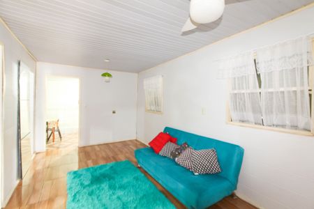 Casa à venda com 100m², 2 quartos e 1 vaga Casa à venda com 100m², 2 quartos e 1 vagaSala