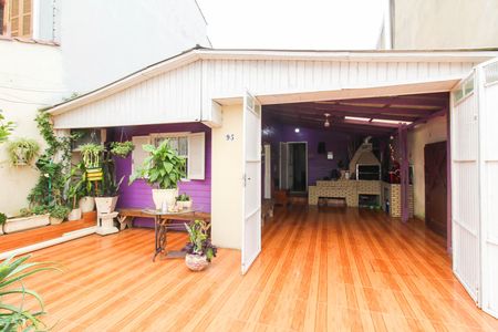 Casa à venda com 100m², 2 quartos e 1 vaga Casa à venda com 100m², 2 quartos e 1 vagaÁrea externa