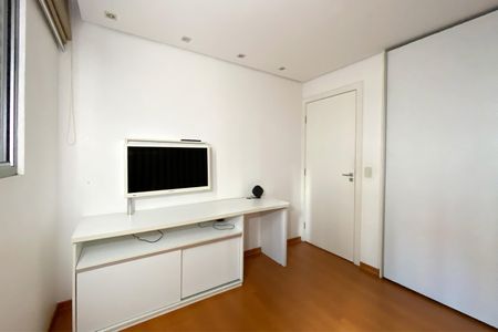 Apartamento à venda com 119m², 4 quartos e 2 vagasQuarto 3
