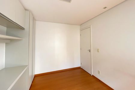 Apartamento à venda com 119m², 4 quartos e 2 vagasQuarto 2