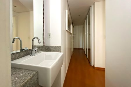 Apartamento à venda com 119m², 4 quartos e 2 vagasBanheiro