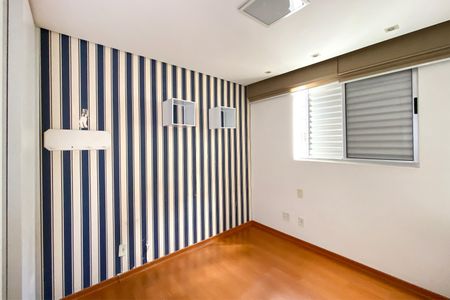 Apartamento à venda com 119m², 4 quartos e 2 vagasQuarto 3