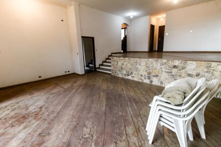Casa para alugar com 300m², 4 quartos e 4 vagas Casa para alugar com 300m², 4 quartos e 4 vagasSala 1