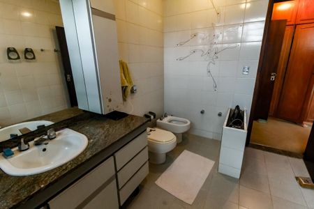 Casa para alugar com 300m², 4 quartos e 4 vagas Casa para alugar com 300m², 4 quartos e 4 vagasBanheiro da Suíte 4