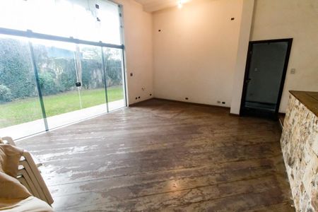 Casa para alugar com 300m², 4 quartos e 4 vagas Casa para alugar com 300m², 4 quartos e 4 vagasSala 1