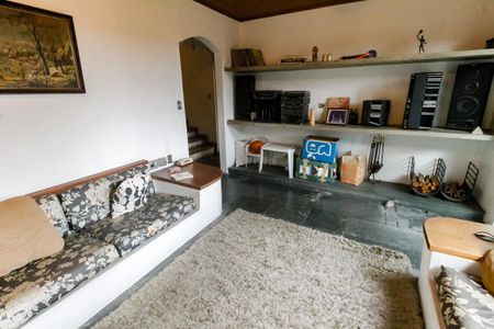 Casa para alugar com 300m², 4 quartos e 4 vagas Casa para alugar com 300m², 4 quartos e 4 vagasSala 2