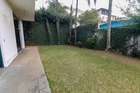 Casa para alugar com 300m², 4 quartos e 4 vagas Casa para alugar com 300m², 4 quartos e 4 vagasJardim