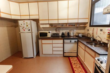 Casa para alugar com 300m², 4 quartos e 4 vagas Casa para alugar com 300m², 4 quartos e 4 vagasCozinha - Armários