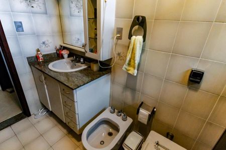 Casa para alugar com 300m², 4 quartos e 4 vagas Casa para alugar com 300m², 4 quartos e 4 vagasBanheiro da Suíte 2