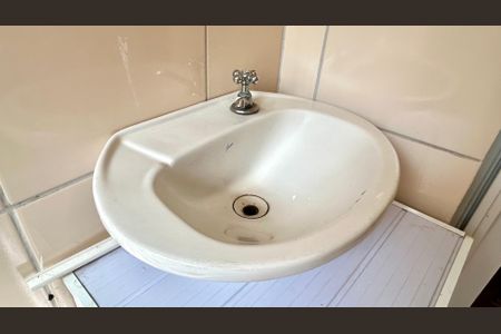 Casa para alugar com 60m², 2 quartos e sem vagaBanheiro