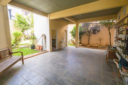 Casa à venda com 435m², 4 quartos e 4 vagasgaragem / quintal