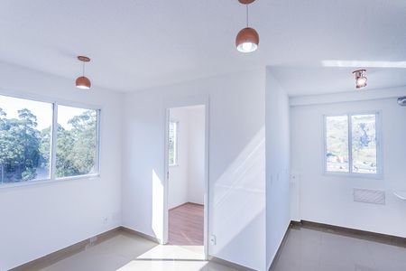Sala de apartamento para alugar com 2 quartos, 33m² em Parque Pan Americano, São Paulo