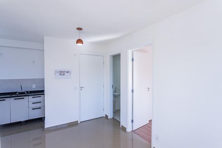 Sala de apartamento para alugar com 2 quartos, 33m² em Parque Pan Americano, São Paulo