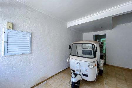 Casa à venda com 92m², 4 quartos e 1 vaga Casa à venda com 92m², 4 quartos e 1 vagaGaragem