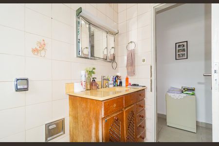 Casa à venda com 100m², 2 quartos e 1 vaga Casa à venda com 100m², 2 quartos e 1 vagaBanheiro