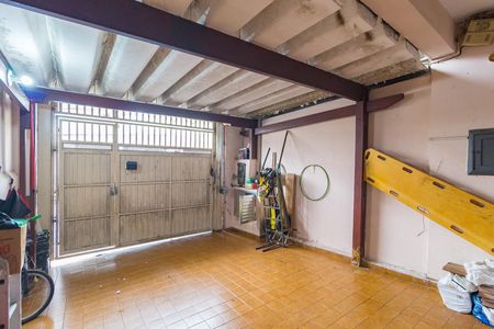 Garagem de casa à venda com 2 quartos, 100m² em Vila Canero, São Paulo
