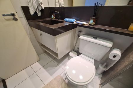 Apartamento à venda com 77m², 2 quartos e 2 vagasBanheiro