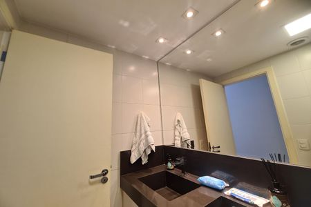 Apartamento à venda com 77m², 2 quartos e 2 vagasBanheiro