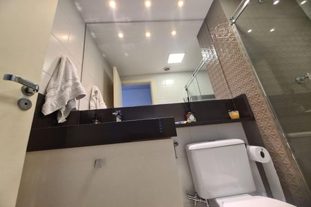 Apartamento à venda com 77m², 2 quartos e 2 vagasBanheiro