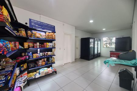 Apartamento à venda com 77m², 2 quartos e 2 vagasMini Market