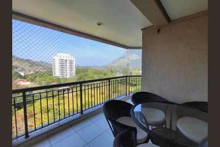 Apartamento à venda com 75m², 2 quartos e 1 vaga Apartamento à venda com 75m², 2 quartos e 1 vagaVaranda