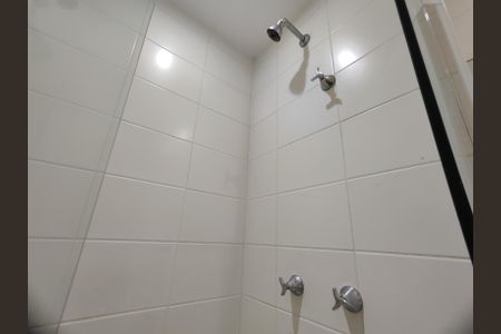 Apartamento à venda com 75m², 2 quartos e 1 vaga Apartamento à venda com 75m², 2 quartos e 1 vagaBanheiro social